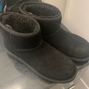 Koolaburra by UGG- Black Mini Boots Size 11 Mens